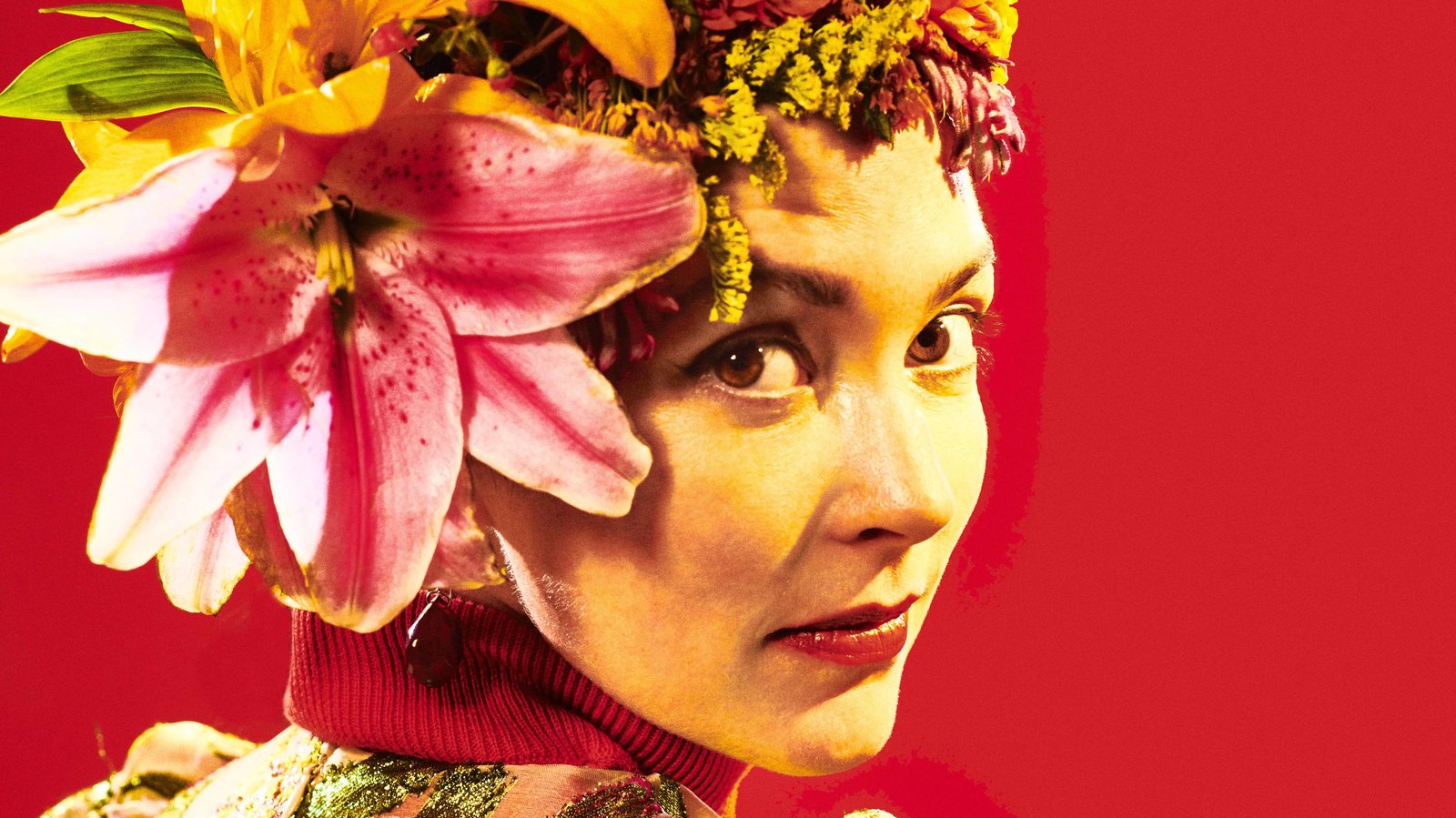 ‘To the Sunset’: Amanda Shires’ Toast To Courage
